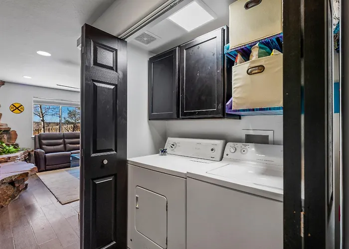 Decorated For The Holidays! 2bdr In Downtown *