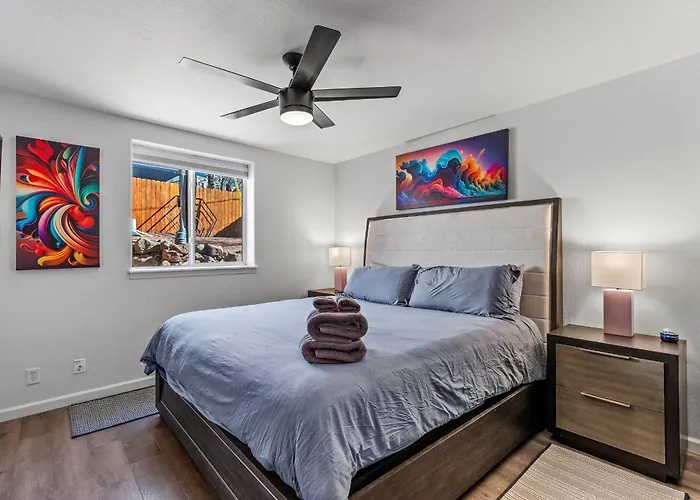 Holiday home Decorated For The Holidays! 2bdr In Downtown
