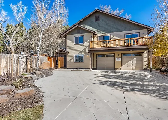 Holiday home Decorated For The Holidays! 2bdr In Downtown *